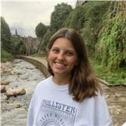 Profesora de Educación Primaria con Mención en Lengua Inglesa, con experiencia como docente en el extranjero